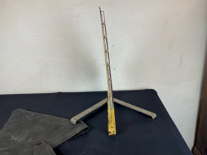 TRIANGLE DE PRÉSIGNALISATION ETALON AVEC CATADIOPTRES 1930 GARAGE AUTO
