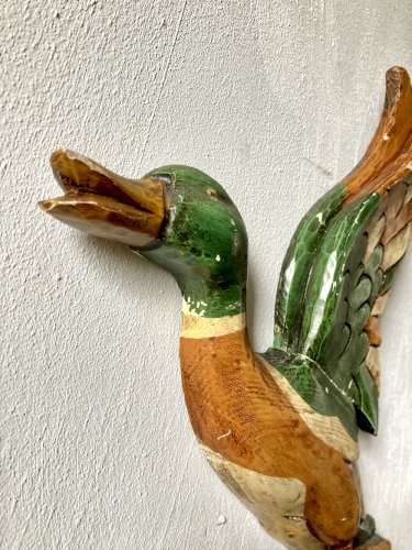 Trio de canards colverts en bois sculpté et peint, décoration murale