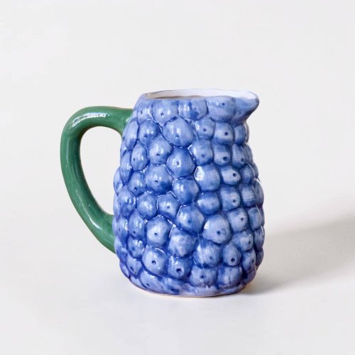 Trio de carafes vintage en barbotine myrtilles