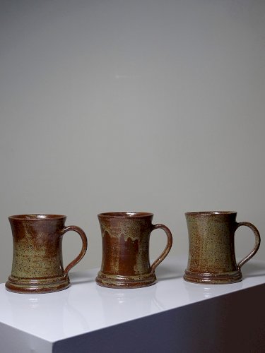 Trio de chopes à bière ou à cidre en grès pyrité artisanal vintage