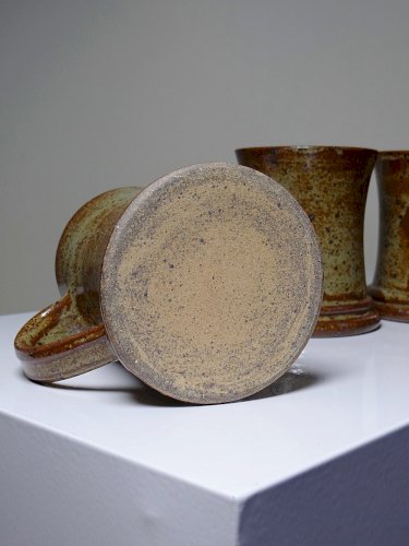 Trio de chopes à bière ou à cidre en grès pyrité artisanal vintage