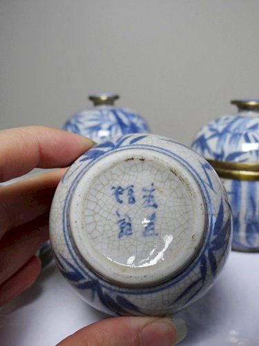 Trio de Gaiwans, petites tasses à thé couvertes chinoises porcelaine peinte main