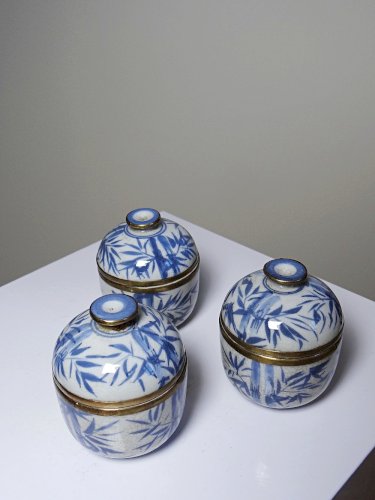 Trio de Gaiwans, petites tasses à thé couvertes chinoises porcelaine peinte main