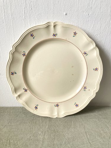 Trio de plats de service Digoin Sarreguemines, modèle Arromanches – un plat ovale et deux plats ronds, vers 1950