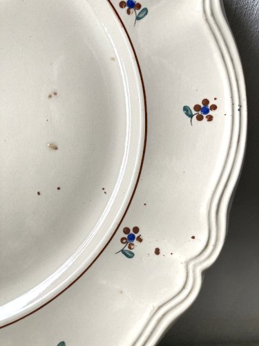Trio de plats de service Digoin Sarreguemines, modèle Arromanches – un plat ovale et deux plats ronds, vers 1950