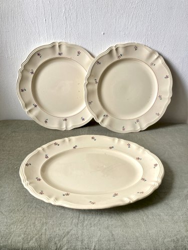 Trio de plats de service Digoin Sarreguemines, modèle Arromanches – un plat ovale et deux plats ronds, vers 1950