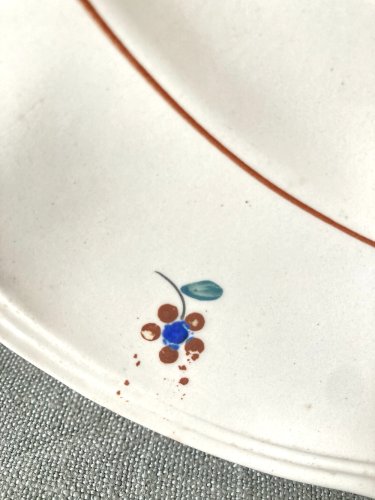 Trio de plats de service Digoin Sarreguemines, modèle Arromanches – un plat ovale et deux plats ronds, vers 1950