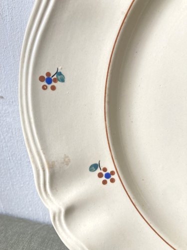 Trio de plats de service Digoin Sarreguemines, modèle Arromanches – un plat ovale et deux plats ronds, vers 1950
