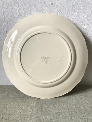 Trio de plats de service Digoin Sarreguemines, modèle Arromanches – un plat ovale et deux plats ronds, vers 1950
