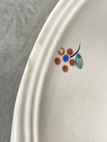 Trio de plats de service Digoin Sarreguemines, modèle Arromanches – un plat ovale et deux plats ronds, vers 1950