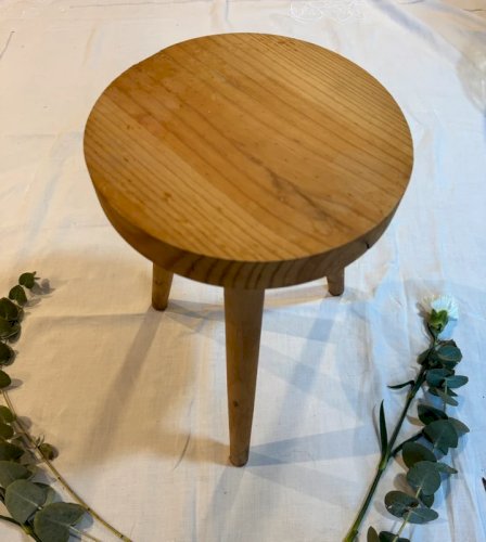 Tripode en bois brut