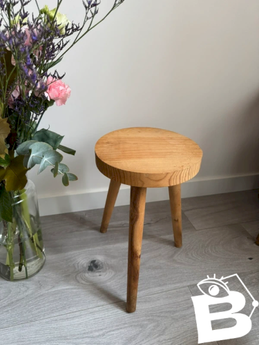 Tripode en bois brut