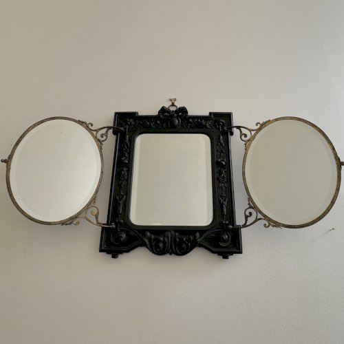 Triptyque en ébonite Napoléon III formant miroir bouquet central peint M3526