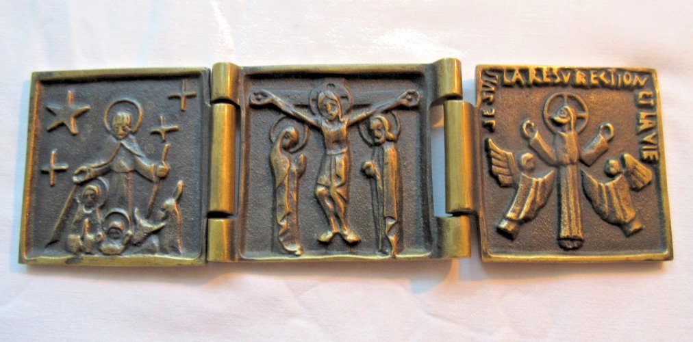 Triptyque religieux de voyage en bronze doré, début XXème, 7 cm X 8 cm