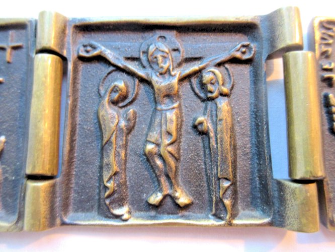 Triptyque religieux de voyage en bronze doré, début XXème, 7 cm X 8 cm