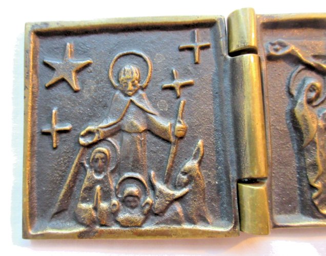 Triptyque religieux de voyage en bronze doré, début XXème, 7 cm X 8 cm