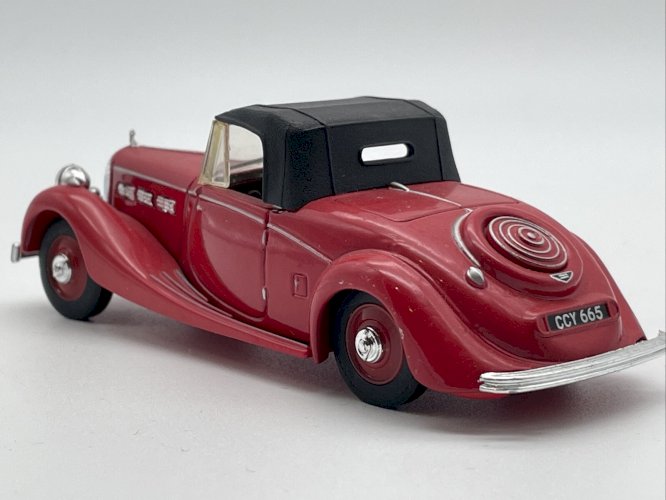 Triumph Dolomite (1939) 1/43 The Dinky Collection