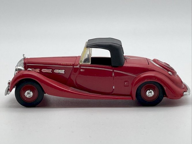 Triumph Dolomite (1939) 1/43 The Dinky Collection