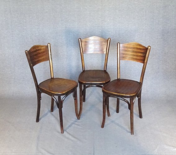 Trois chaises bistrot FISCHEL N°7273 assises lammées ,no Thonet