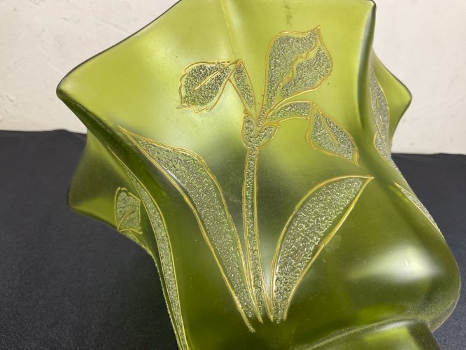 tulipe de lampe à pétrole décor dégagée a l acide Baccarat ,Saint Louis,Clichy….