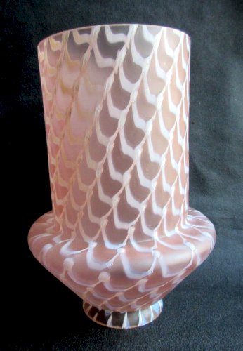 Tulipe de lampe Art Déco, pâte de verre "vieux rose" quadrillé d'écailles