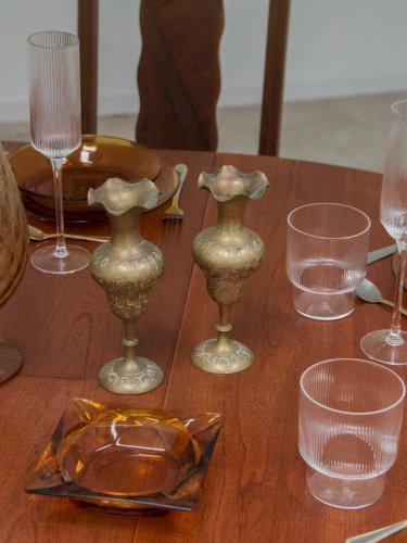 Ulysse, la paire de bougeoirs en laiton N°24