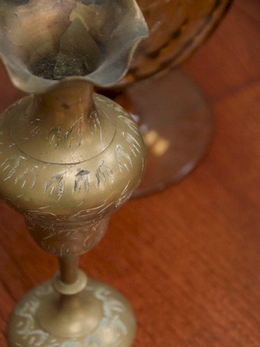 Ulysse, la paire de bougeoirs en laiton N°24