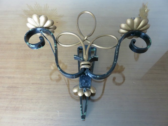 UNE DOUBLE ET UNE SIMPLE APPLIQUE EN FER FORGE ANNEES 30 40 