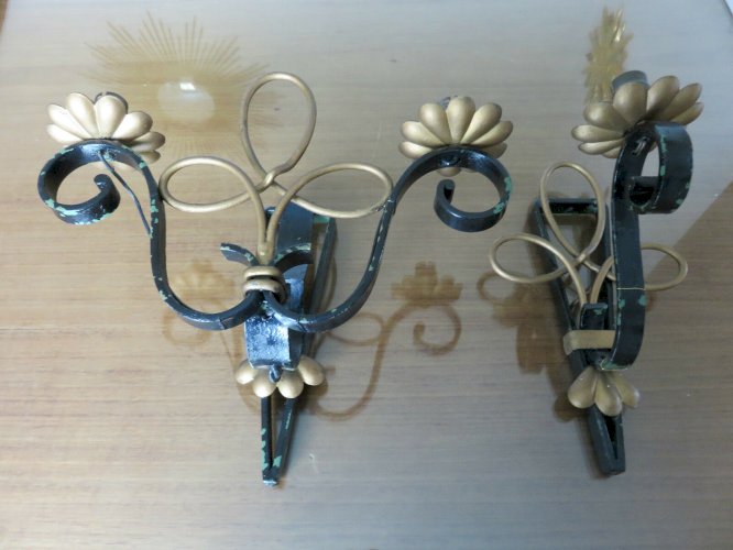 UNE DOUBLE ET UNE SIMPLE APPLIQUE EN FER FORGE ANNEES 30 40 