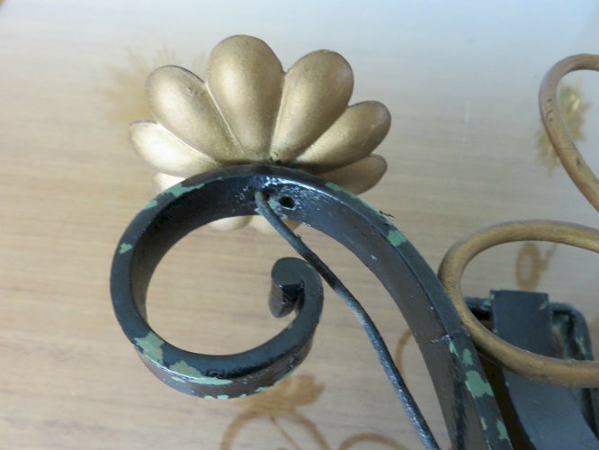 UNE DOUBLE ET UNE SIMPLE APPLIQUE EN FER FORGE ANNEES 30 40 