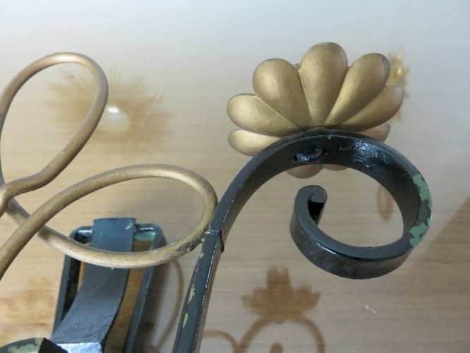 UNE DOUBLE ET UNE SIMPLE APPLIQUE EN FER FORGE ANNEES 30 40 