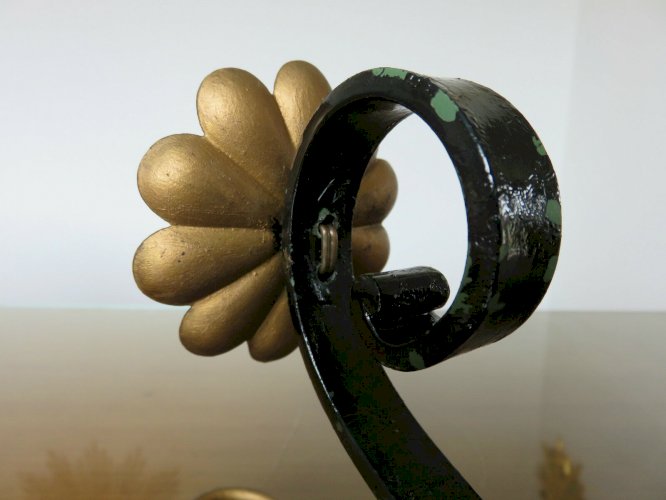 UNE DOUBLE ET UNE SIMPLE APPLIQUE EN FER FORGE ANNEES 30 40 