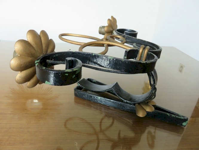 UNE DOUBLE ET UNE SIMPLE APPLIQUE EN FER FORGE ANNEES 30 40 