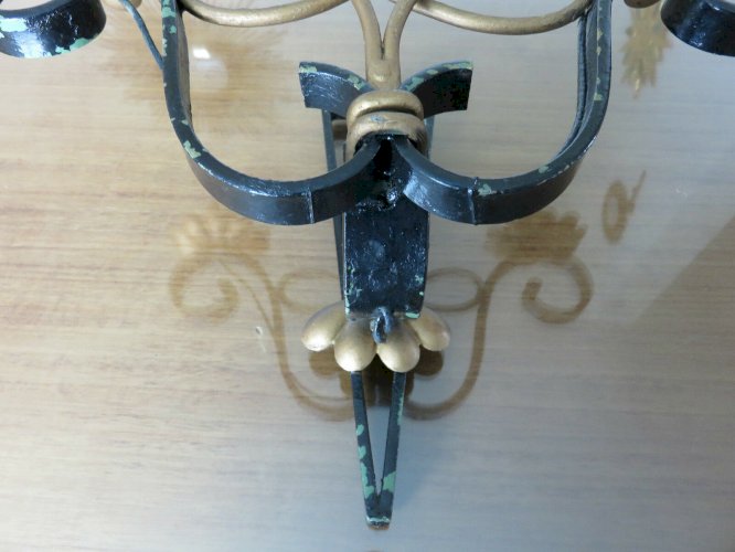 UNE DOUBLE ET UNE SIMPLE APPLIQUE EN FER FORGE ANNEES 30 40 