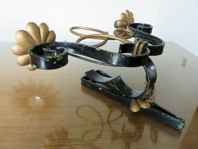 UNE DOUBLE ET UNE SIMPLE APPLIQUE EN FER FORGE ANNEES 30 40 