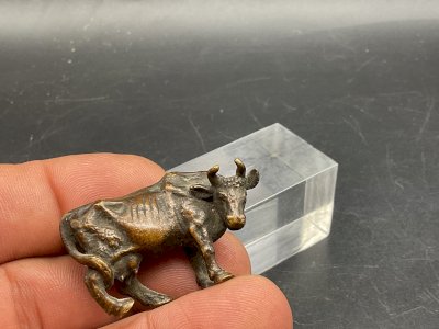 Bronze cow from Vienna Austrian Wien cold painted.