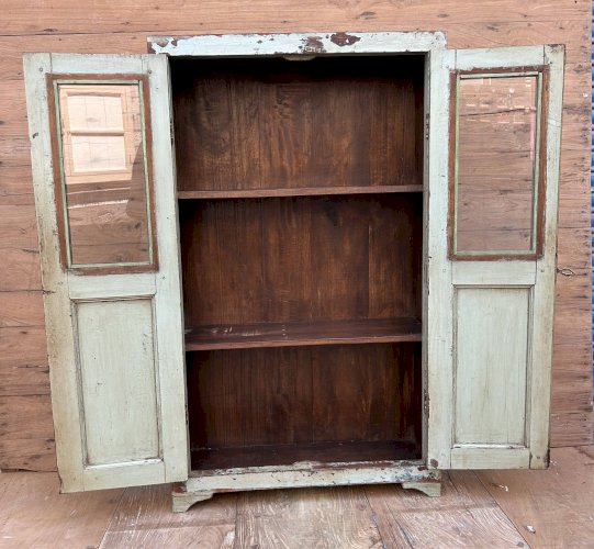 Vaisselier en teck birman avec patine dorigine