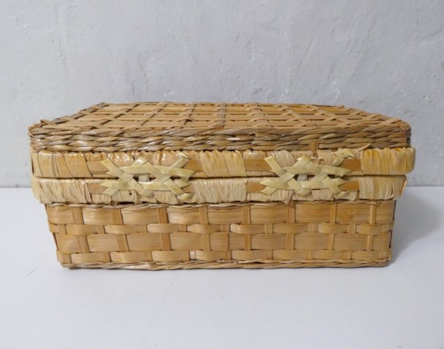 valise en rotin vintage