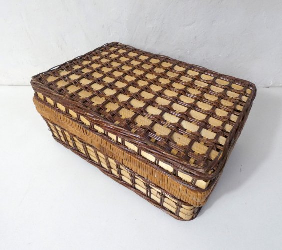 valise en rotin vintage