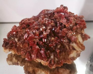 VANADINITE Red CRYSTALS Barite Stone MINERALS Morocco MINERALOGY VE3 19/12