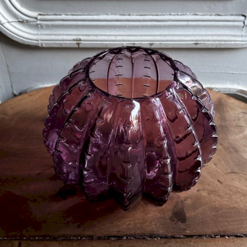 Vase à ailettes Murano Venise 1950 fond violet M3668