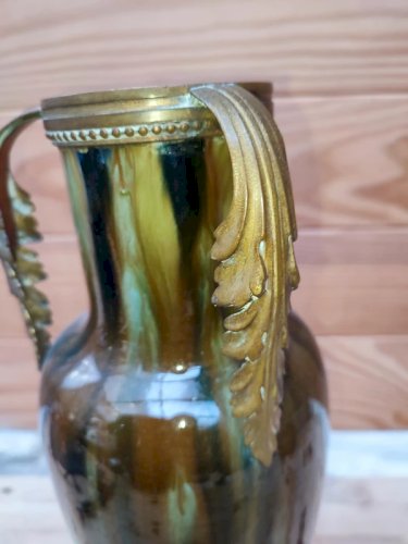 vase à coulure style jerome massier ou travail belge à anses en bronze  bon etat