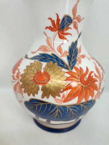 Vase à decor floral dans le style japonisant signé Della Torre decor main en bon etat