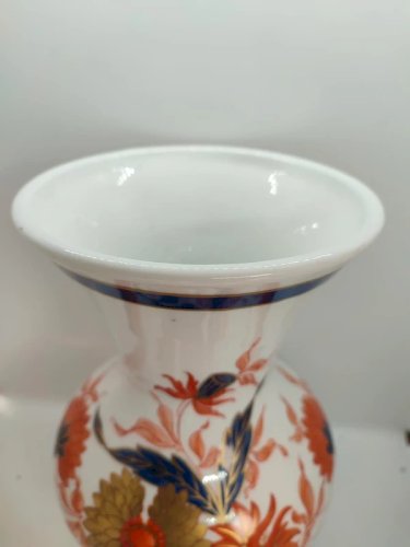Vase à decor floral dans le style japonisant signé Della Torre decor main en bon etat