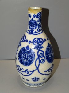 -VASE ANCIEN CERAMIQUE BLANC/BLEU DELFT ? FAÏENCE de PAUW?  1690/1710 ?   D