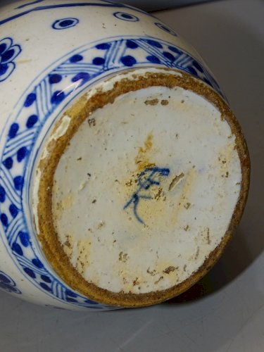 -VASE ANCIEN CERAMIQUE BLANC/BLEU DELFT ? FAÏENCE de PAUW?  1690/1710 ?   D
