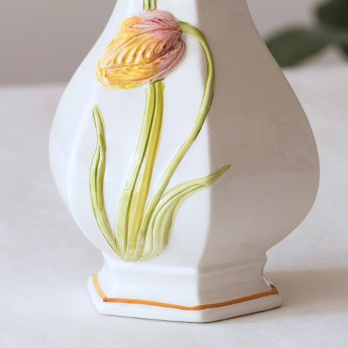 Vase ancien en barbotine tulipe signé Bassano