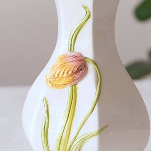 Vase ancien en barbotine tulipe signé Bassano