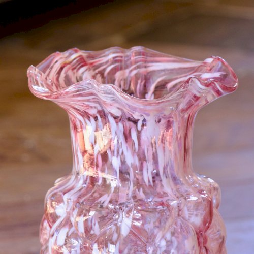 Vase ancien en verre de Clichy rose et blanc