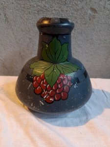 vase ancien vallauris  à decor floral signé en etat correct